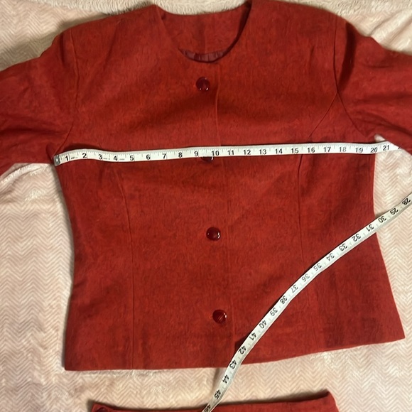 Adorable vintage red felt women’s skirt and blazer suit MINT est size 8 - Picture 7 of 16